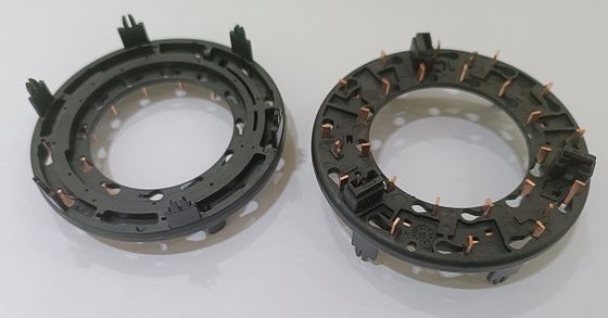 Vertikal rotierende Tischspritzgießmaschine für Scheinwerfer