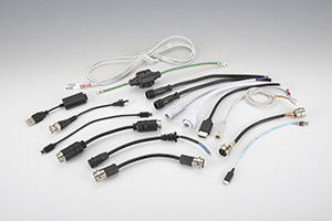 25 Tonnen kleine vertikale Kunststoffspritzgießmaschine für USB-Kabel