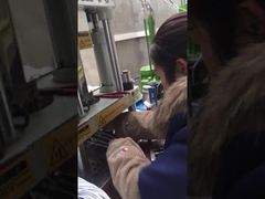 20 Tonnen kleine vertikale Kunststoffspritzgießmaschine für Signalübertragung